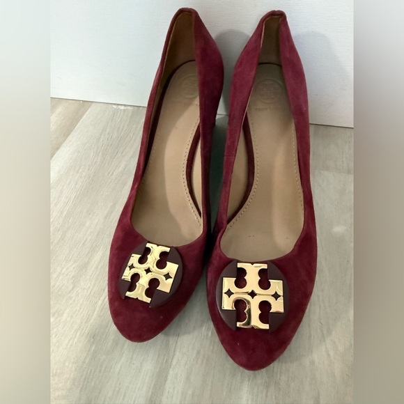 Tory Burch Burgundy Suede Luna Wedge Pumps sz 7 - Picture 10 of 10